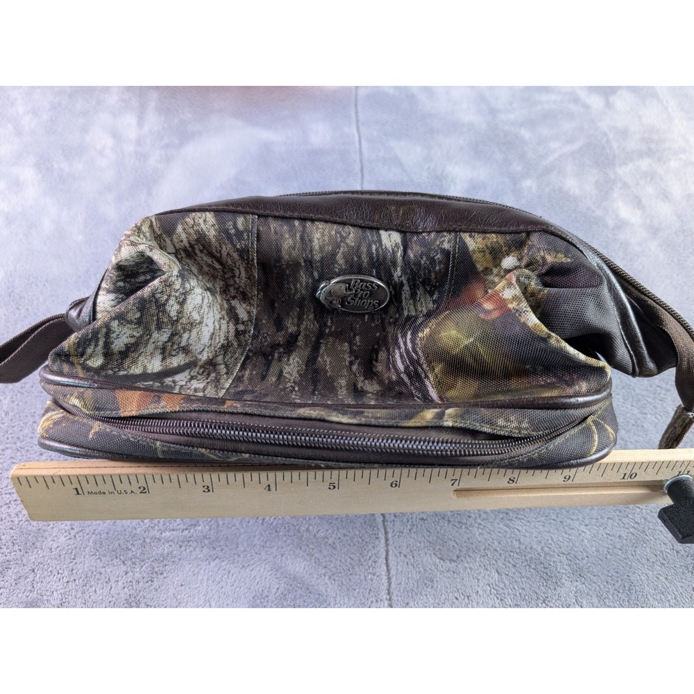 Bass Pro Shops Camouflage Toiletry Bag Travel Dopp Kit Brown Camo Two Tier Zip